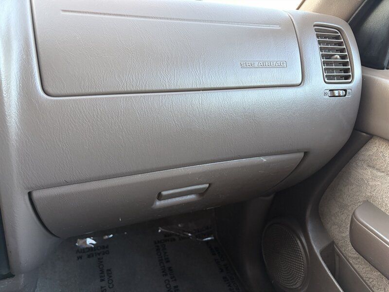Used 2000 Toyota Tacoma PreRunner RWD image 21