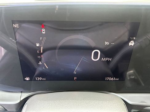 Used 2025 Buick Envista Sport Touring image 39