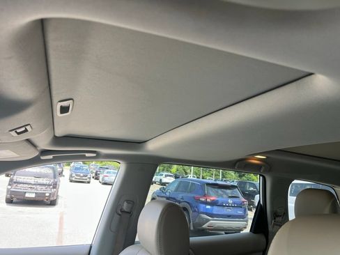 Used 2017 Nissan Pathfinder Platinum FWD image 20