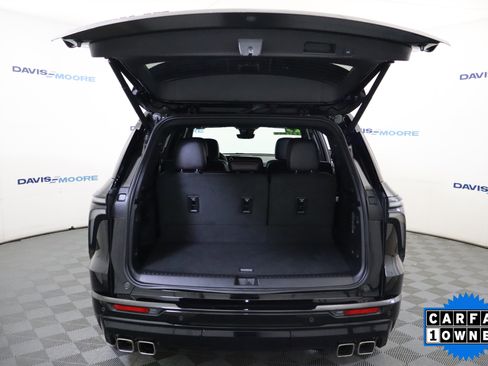 Used 2025 Chevrolet Traverse RS image 8