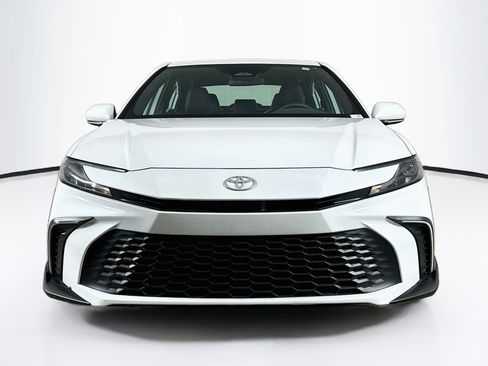 Used 2026 Toyota Camry SE FWD image 2