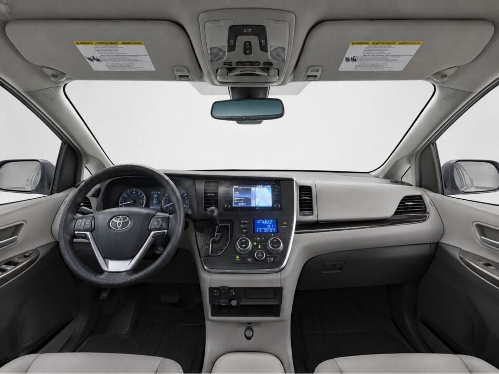 Used 2019 Toyota Sienna XLE w/ XLE Navigation Package AWD/4WD image 11