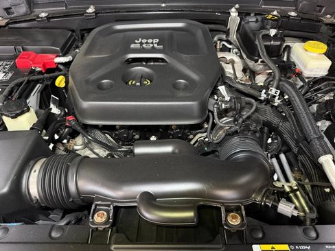 Used 2018 Jeep Wrangler Sport AWD/4WD image 12