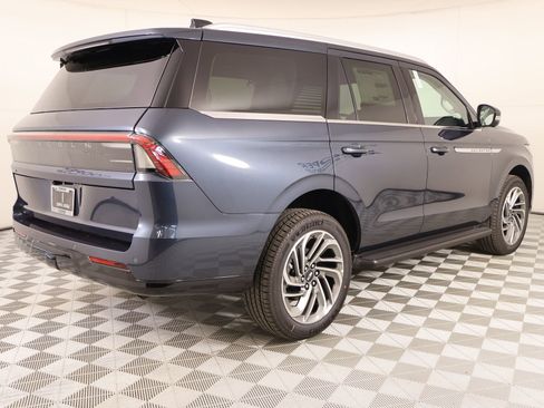 New 2026 Lincoln Navigator Premiere AWD/4WD image 20