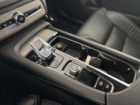 Used 2023 Volvo XC90 T8 Ultimate image 19