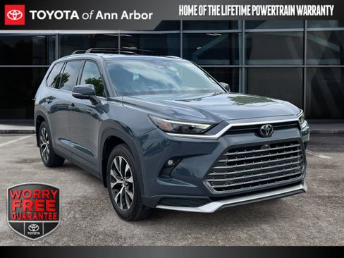 Used 2024 Toyota Grand Highlander AWD Hybrid image 1