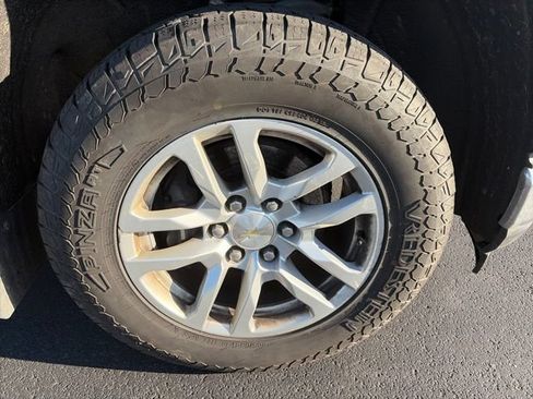 Used 2019 Chevrolet Silverado 1500 LT w/ All-Star Edition AWD/4WD image 2