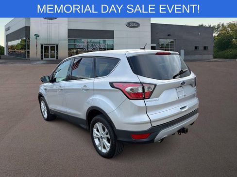 Used 2017 Ford Escape SE AWD/4WD image 8