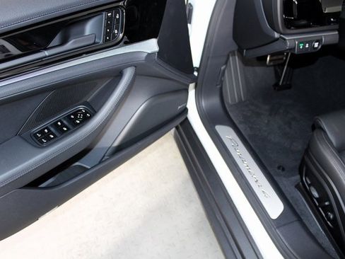 New 2025 Porsche Panamera 4 image 14