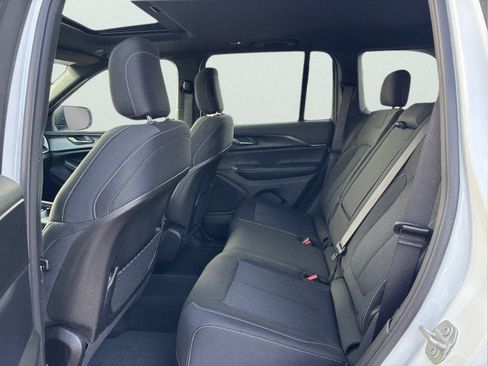 Used 2024 Jeep Grand Cherokee Laredo X w/ Luxury Tech Group I image 18