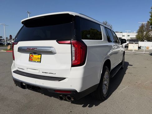 Used 2023 GMC Yukon XL Denali image 6