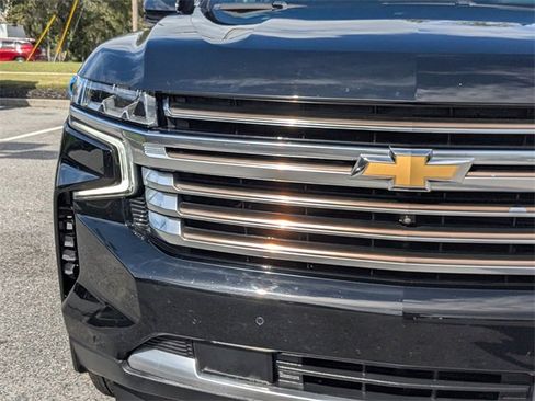 Used 2023 Chevrolet Suburban High Country w/ Advanced Technology Package image 11