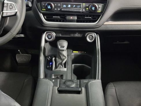 Used 2024 Toyota Grand Highlander AWD image 26