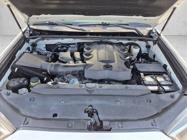 Used 2018 Toyota 4Runner SR5 RWD image 23