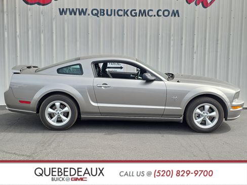 Used 2009 Ford Mustang GT RWD image 8