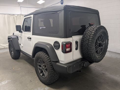 Certified 2026 Jeep Wrangler Sport AWD/4WD image 9