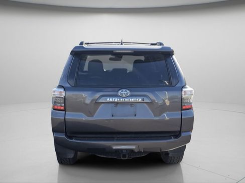 Used 2022 Toyota 4Runner SR5 Premium w/ Moonroof Package AWD/4WD image 26
