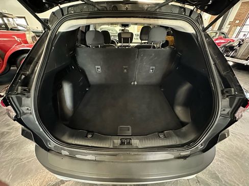Used 2022 Ford Escape S image 17