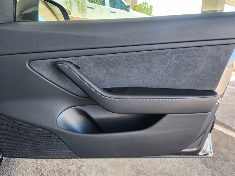 Used 2018 Tesla Model 3 Long Range RWD image 54
