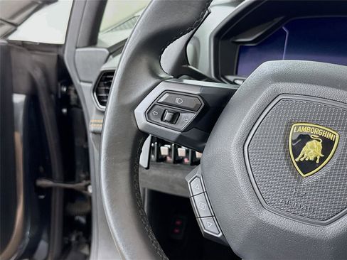 Used 2019 Lamborghini Huracan LP 580-2 image 5