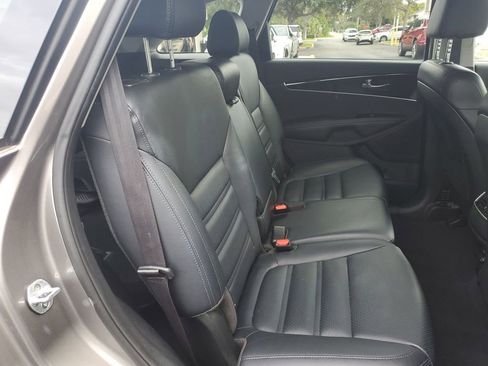 Used 2019 Kia Sorento EX image 22