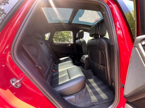 Used 2020 Porsche Macan w/ Premium Package Plus AWD/4WD image 15
