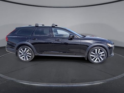 Certified 2024 Volvo V90 B6 Cross Country Plus w/ Protection Package Premier AWD/4WD image 9