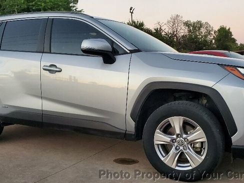 Used 2022 Toyota RAV4 XLE w/ Convenience Package image 10