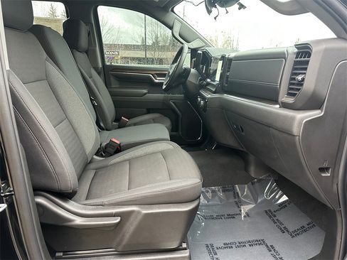 Used 2024 Chevrolet Silverado 1500 LT image 10