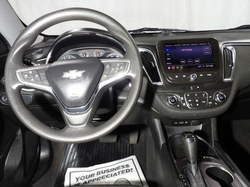 Used 2020 Chevrolet Malibu LT FWD image 11
