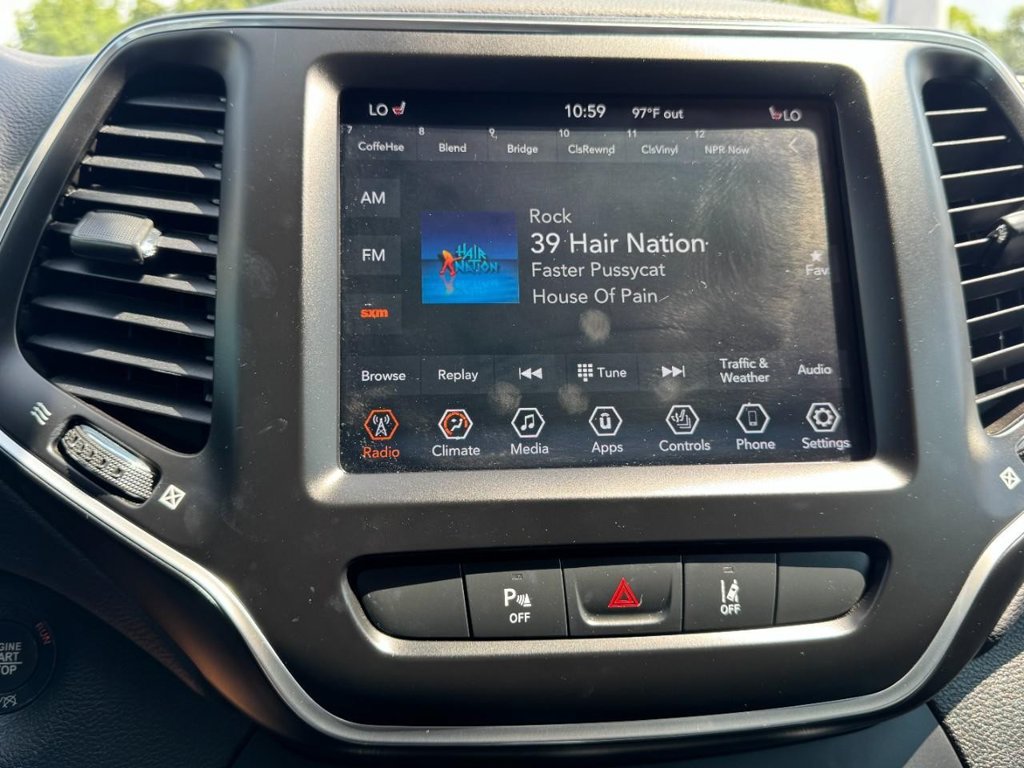 Used 2021 Jeep Cherokee Latitude Lux w/ Sun & Sound Group FWD image 20