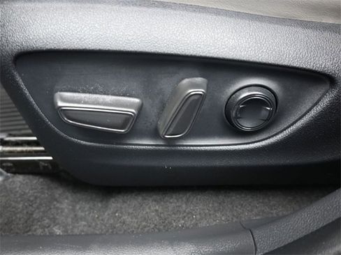 Used 2023 Toyota RAV4 Limited image 33