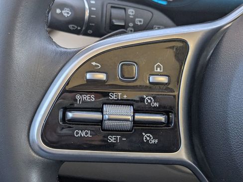 Certified 2022 Mercedes-Benz GLC 300 image 11