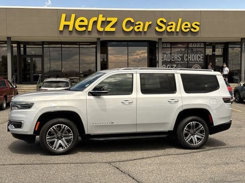 Used 2025 Jeep Wagoneer 4WD image 1