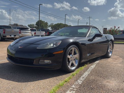 Used 2008 Chevrolet Corvette Convertible w/ Preferred Equipment Group RWD image 8