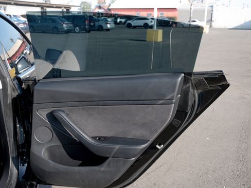 Used 2021 Tesla Model 3 Performance image 26