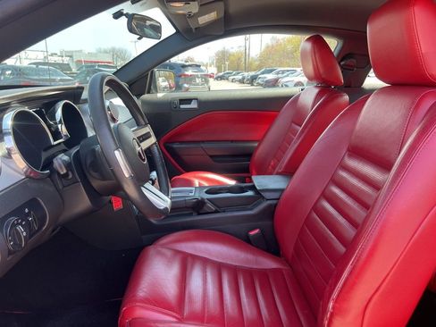 Used 2006 Ford Mustang GT RWD image 2