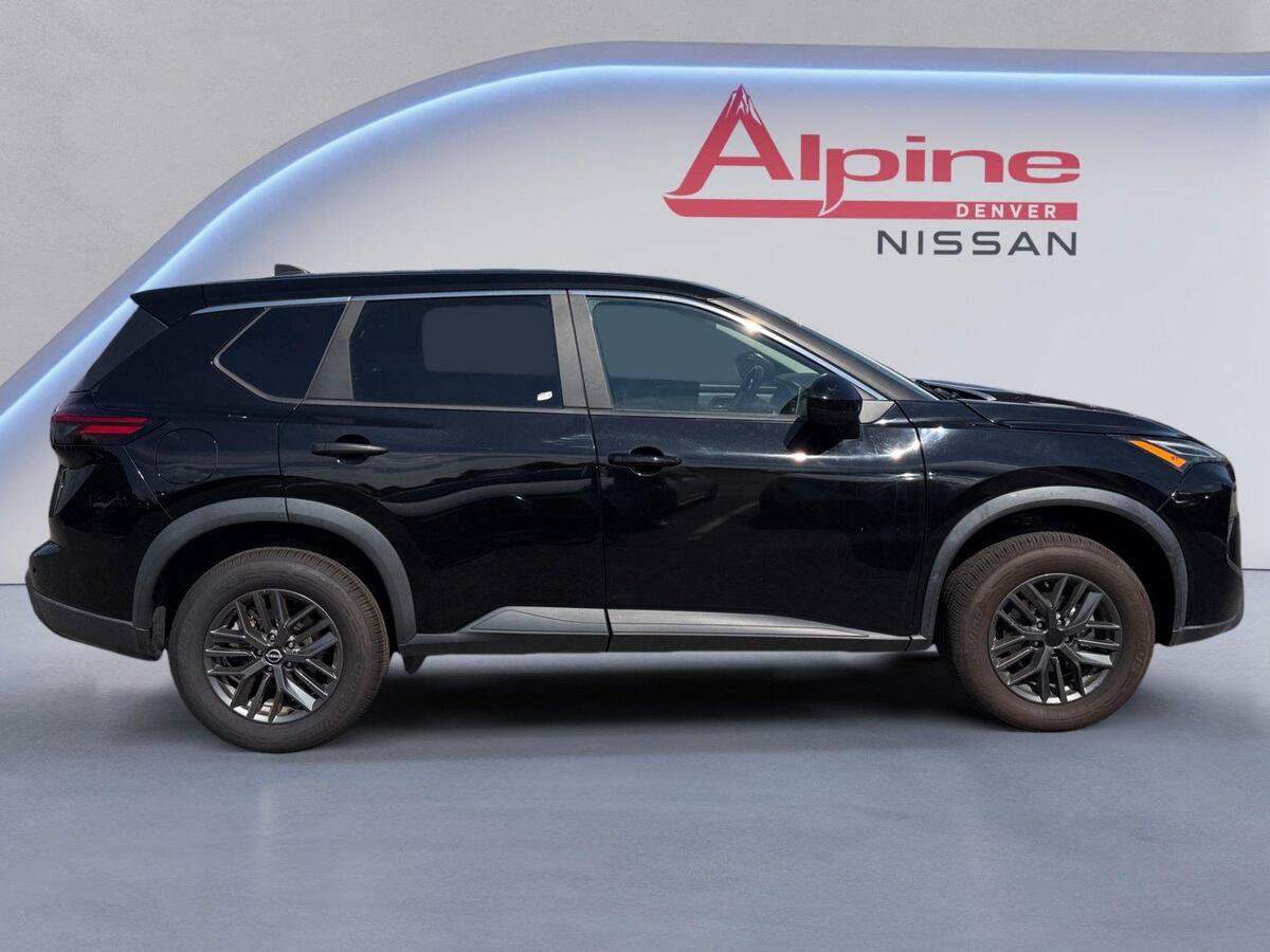 Used 2024 Nissan Rogue S FWD image 6