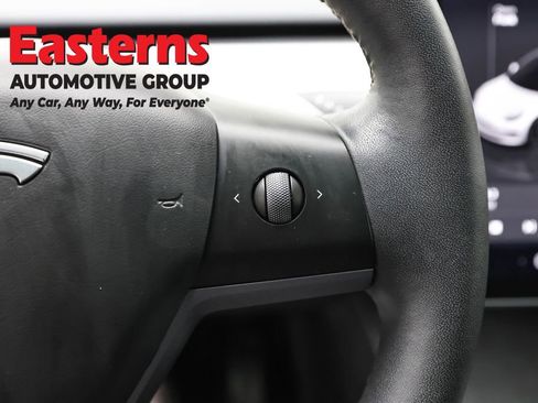 Used 2023 Tesla Model 3 Standard Range image 15