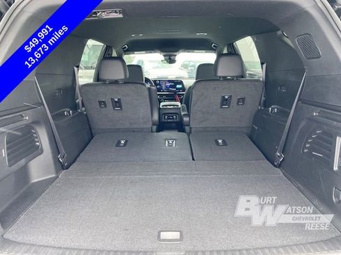 Used 2025 Chevrolet Traverse RS image 15