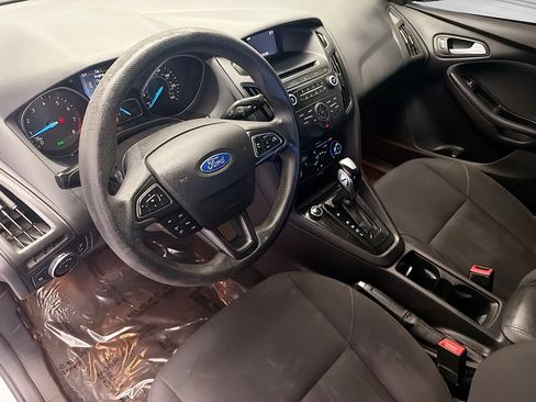 Used 2016 Ford Focus SE FWD image 7