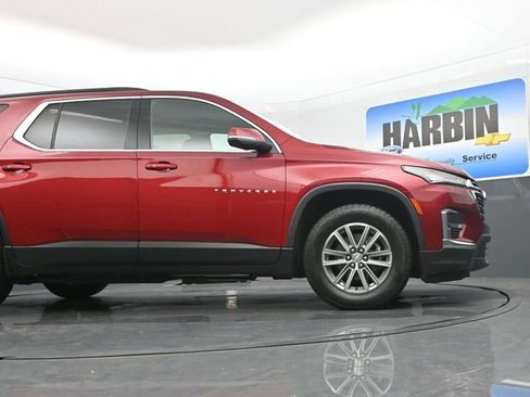 Used 2023 Chevrolet Traverse LT image 24