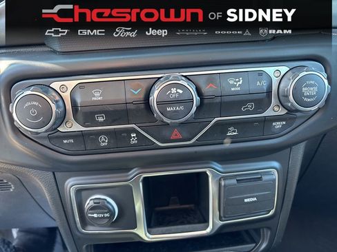 Used 2023 Jeep Wrangler Sport image 19