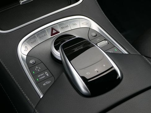 Used 2017 Mercedes-Benz S 550 Sedan image 21