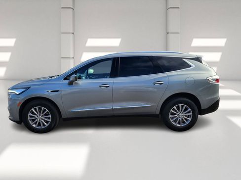 Used 2024 Buick Enclave Premium image 3
