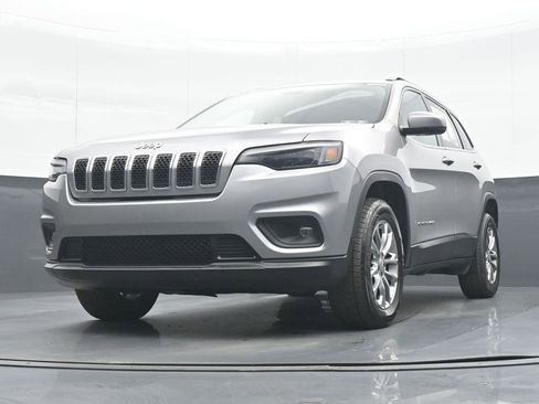 Used 2019 Jeep Cherokee Latitude Plus w/ Cold Weather Group image 25