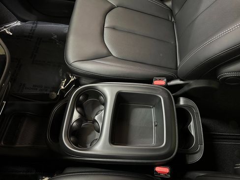 New 2026 Chrysler Pacifica Select image 32