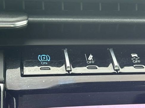 Used 2022 Jeep Grand Cherokee Overland w/ Luxury Tech Group IV image 28