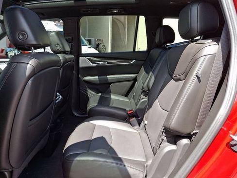 Certified 2023 Cadillac XT6 Sport w/ Technology Package AWD/4WD image 12