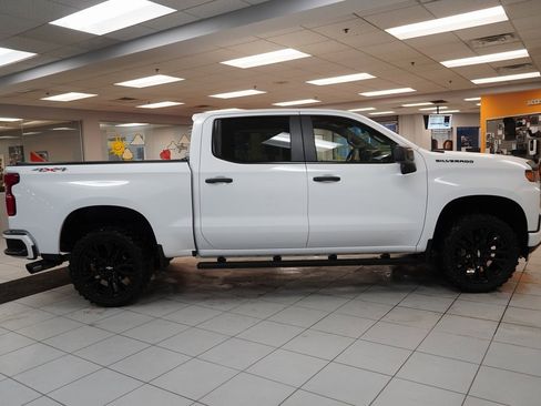 Used 2022 Chevrolet Silverado 1500 Custom w/ LPO, Dark Essentials Package image 12